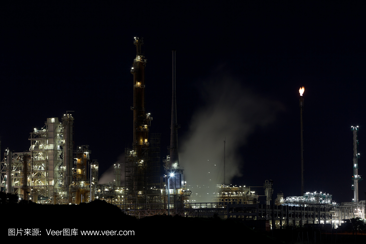 炼油厂的夜景